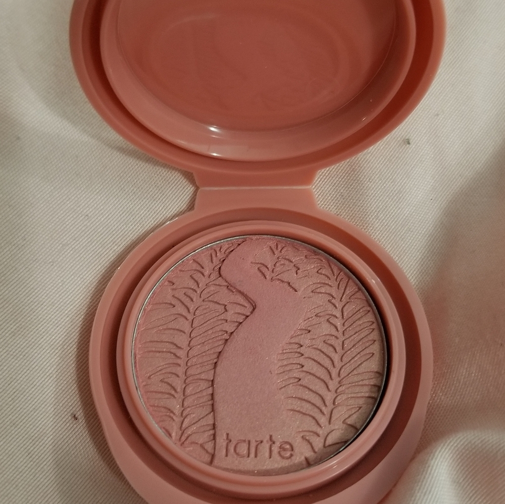 Tarte blush